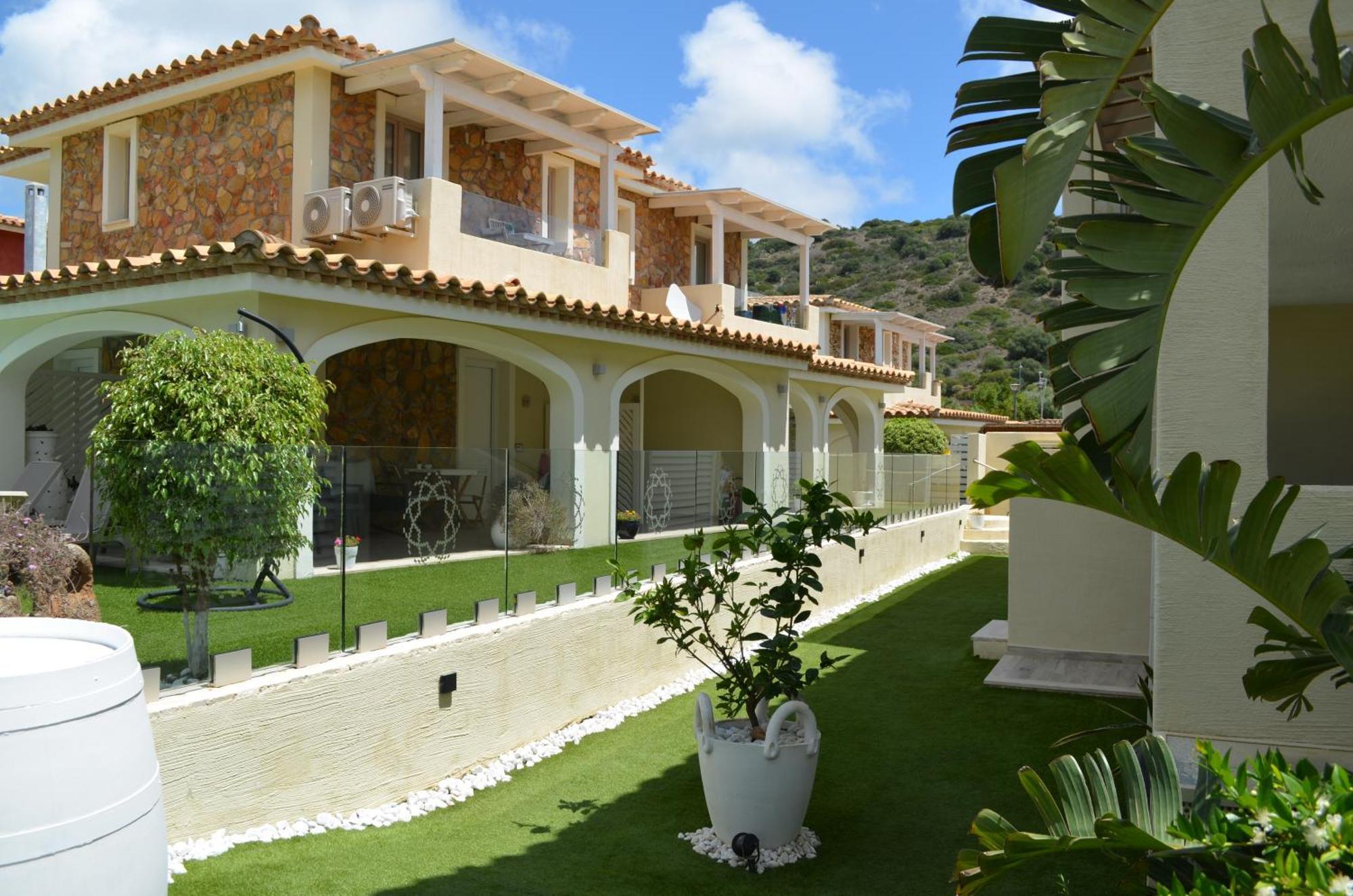 Suimi'S Hotel Villasimius Exterior photo